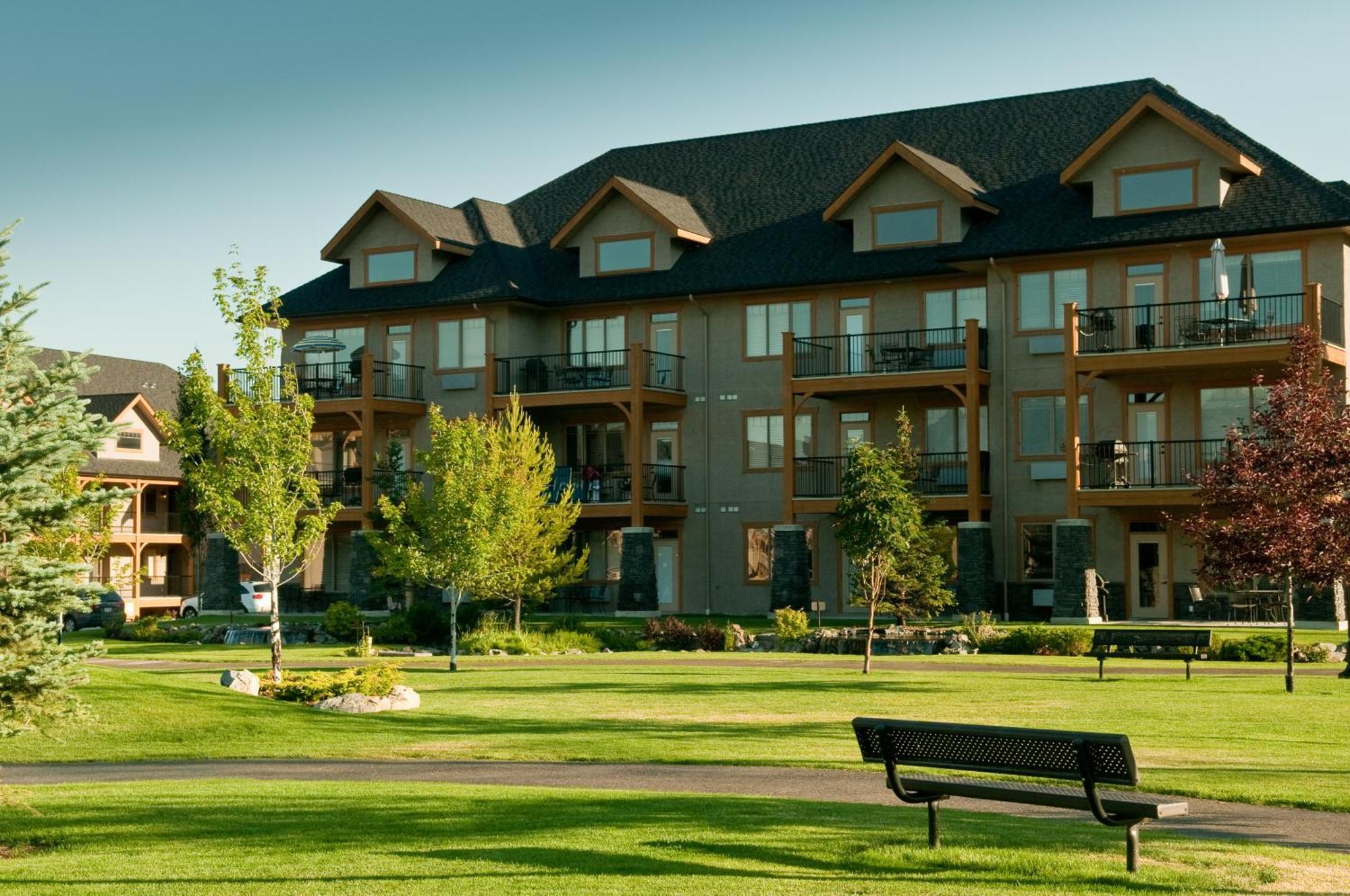 Bighorn Meadows Resort Radium Hot Springs Exterior foto