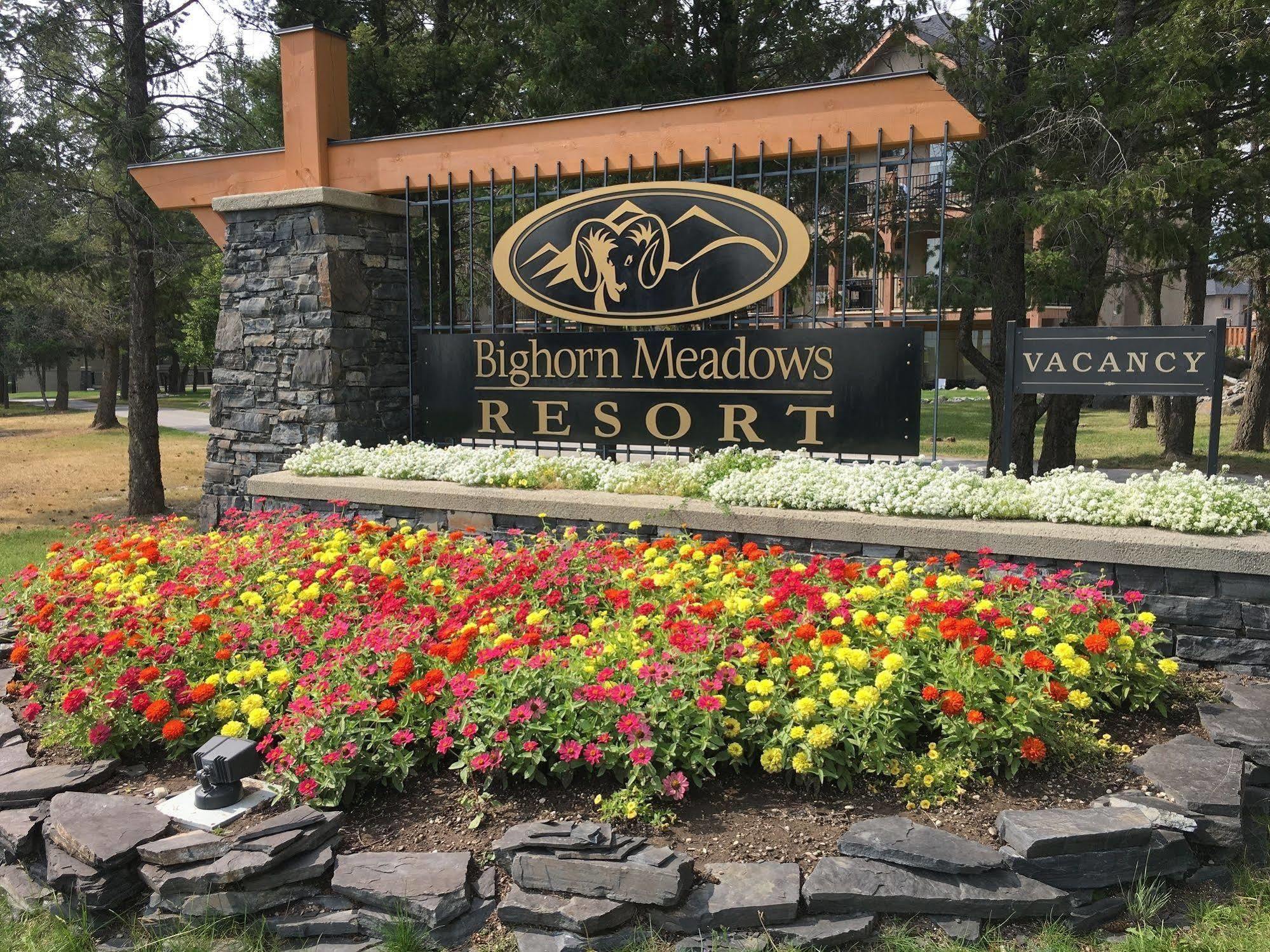 Bighorn Meadows Resort Radium Hot Springs Exterior foto